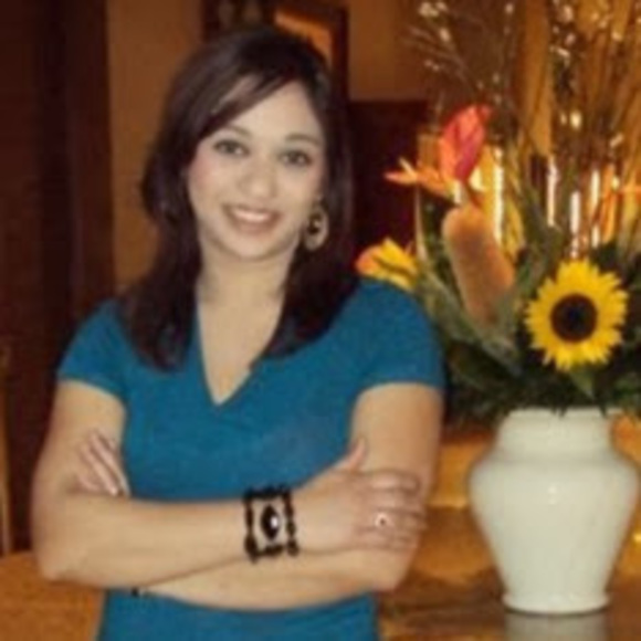 Meet your Posher, Fahrisa - Picture 1 of 1